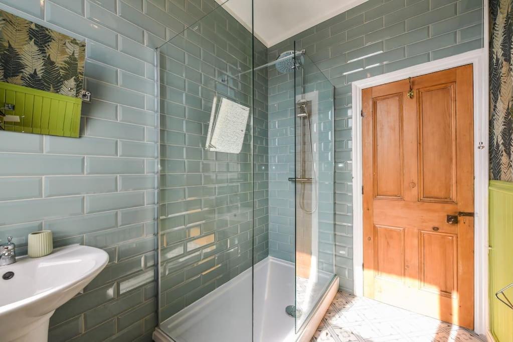 Traditional 3-Bed Property In Pontcanna With Parking 卡迪夫 外观 照片