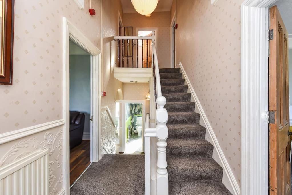 Traditional 3-Bed Property In Pontcanna With Parking 卡迪夫 外观 照片