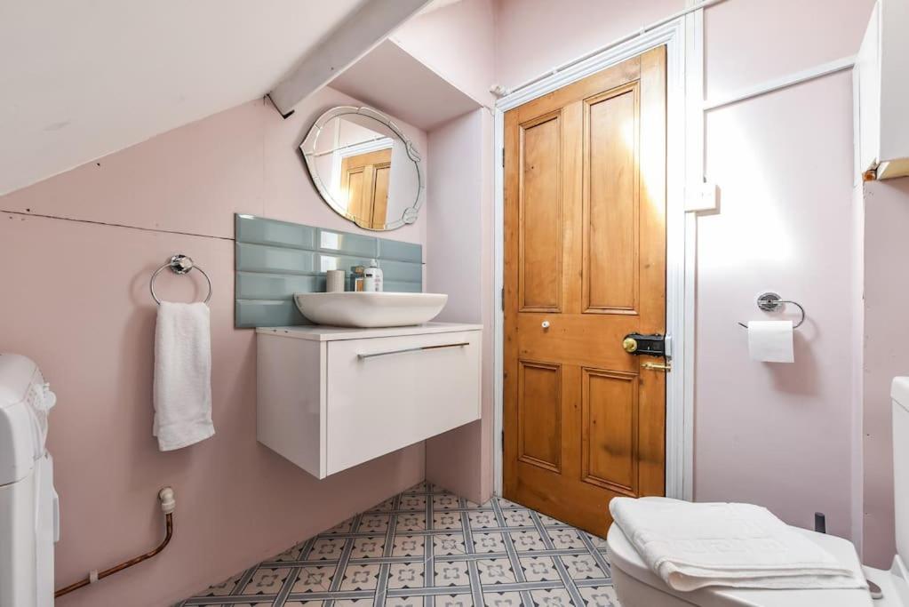 Traditional 3-Bed Property In Pontcanna With Parking 卡迪夫 外观 照片