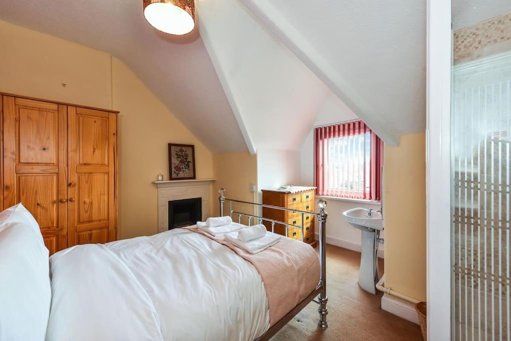 Traditional 3-Bed Property In Pontcanna With Parking 卡迪夫 外观 照片