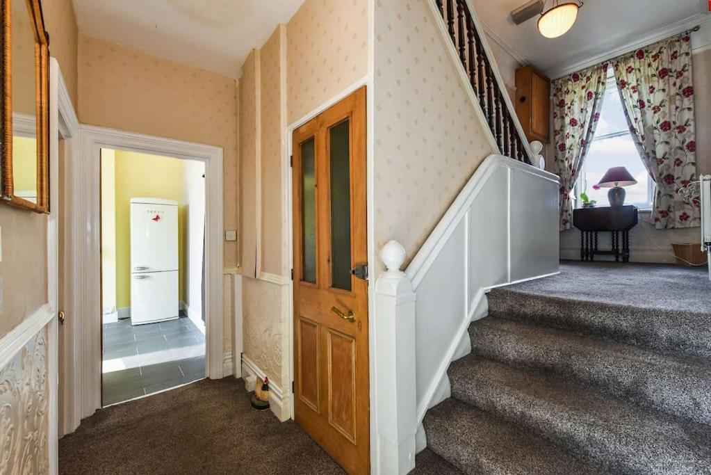 Traditional 3-Bed Property In Pontcanna With Parking 卡迪夫 外观 照片