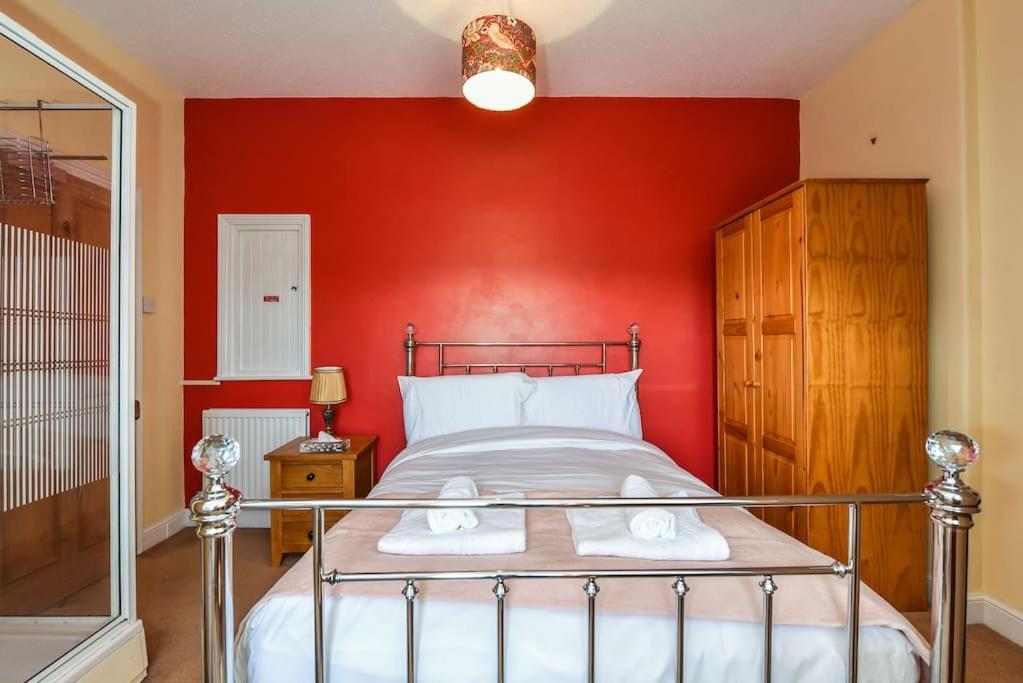 Traditional 3-Bed Property In Pontcanna With Parking 卡迪夫 外观 照片